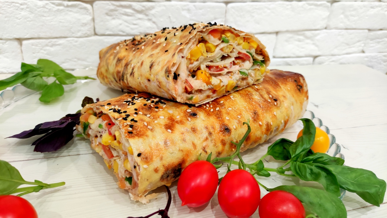 Приготовил из того что было. Рецепт вкусного Рулета. #рецепты