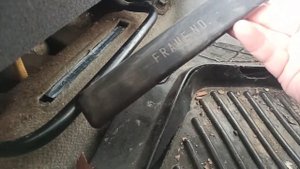 Где находится вин кузова на Киа Церато 2006 г Хетчбек. Where is the body VIN located Kia Cerato 200