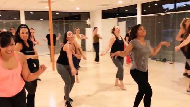 Reggaeton Fusion Workshop @ Body Vibe смотреть онлайн