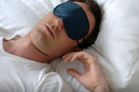 Спит и слышит: почему услышанное во время сна меняет сюжет сновидений