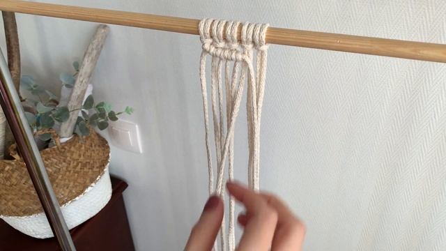 Как плести репсовый узел. Бриды. Half hitch knot смотреть онлайн