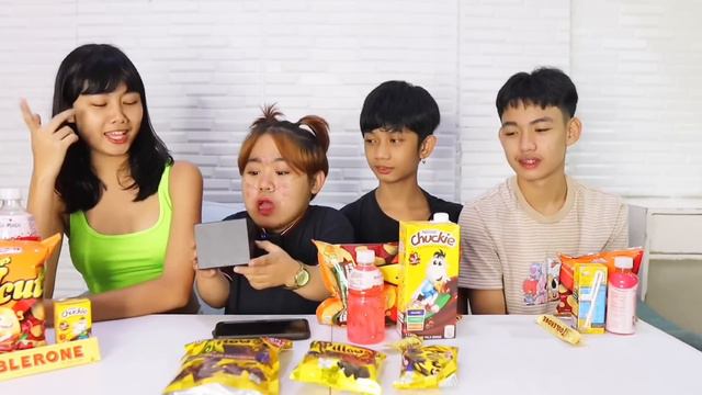 SMALL vs. MEDIUM vs. LARGE (Chocolate Challenge) | Sammy Manese| смотреть онлайн