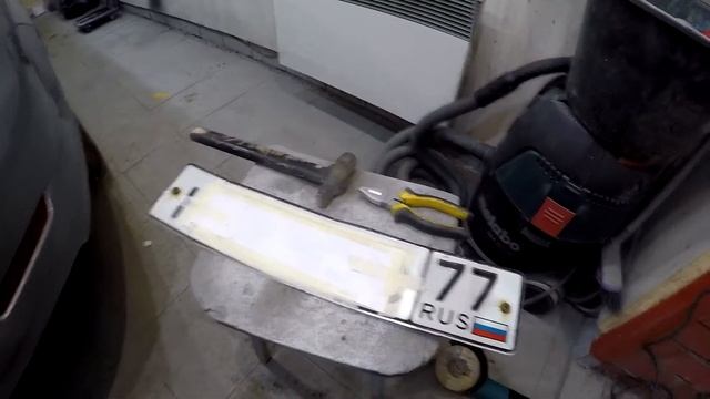 Как снять заржавевший болт на номере автомобиля, быстро и просто! смотреть онлайн