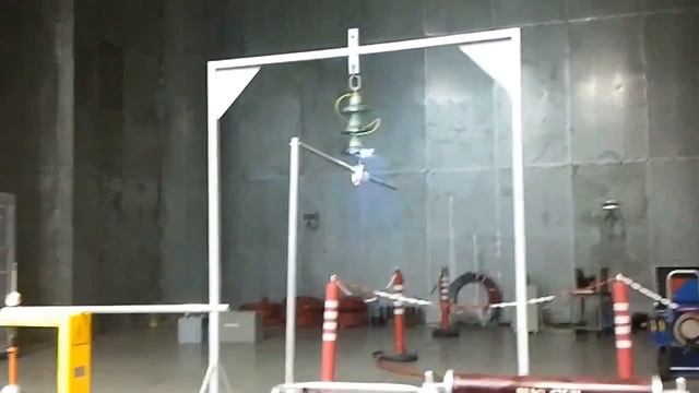Тест подвесных стеклянных изоляторов✊⚡️