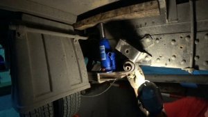 Ремонт Ивеко Дейли. Замена сайленблоки рессоры.