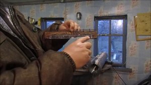 Защитил ульи от мышей.