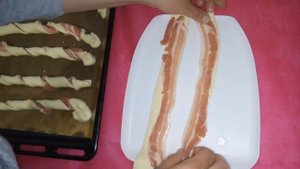 Хлебные палочки с беконом, просто и вкусно!