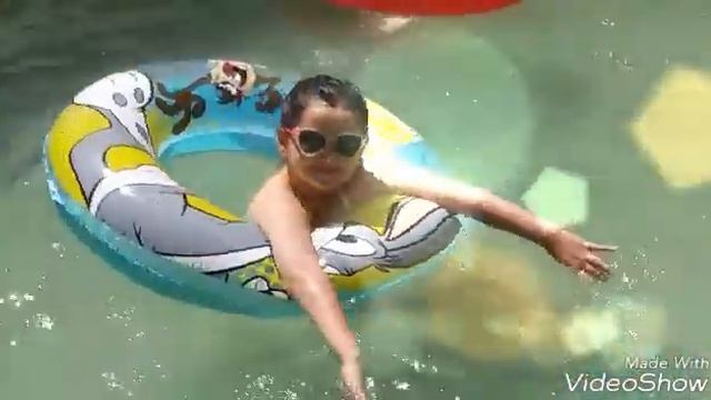 Я на даче со своими друзьями ! смотреть онлайн