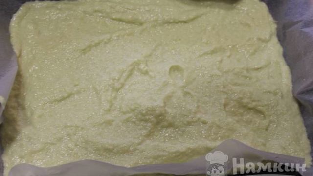 Кабачковый рулет с  начинкой из мяса, колбасы и сыра