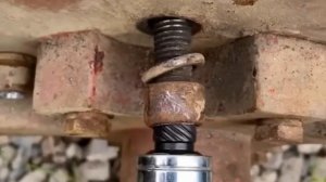 Часто бывает болт не откручивается