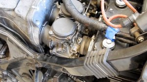 1985 Kawasaki GPZ-600-R Carburettor Removal Part 1/2