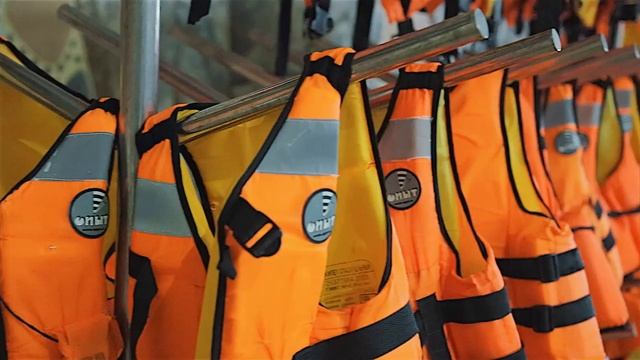 Тайны аквапарка АкваРИО смотреть онлайн