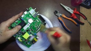 skyline 32yt5900 ремонт. Пыхнул от бензогенератора...