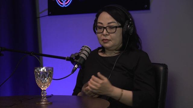 Про деньги с бизнес-тренером Аидой Камысовой | #talkМИКРЫ смотреть онлайн