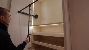 Гардеробные шкафы в премиальном ЖК Knightsbridge Private Park от Столярной мануфактуры The84
