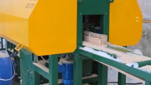 Доска обрезная из бревна за 1 проход. Пиление бревен на обрезную доску на станке УПТ-250 зимой