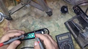 فك واصلاح ماكينة الحلاقه - احتراق دائرة المكنه والبديل disassembly VGR V-055 Hair Trimmer