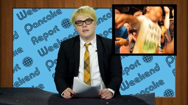 Gerard Way | Weekend Pancake Report смотреть онлайн