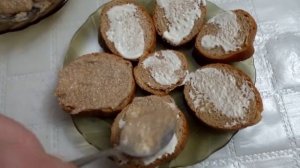 Вкусный бутерброд из икры сельди!