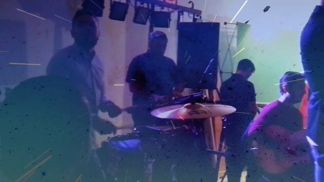 LOS HUNGAROS **LE DABA EL AIRE** смотреть онлайн