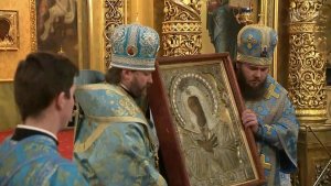 Глава РПЦ совершил объезд вокруг Москвы с иконой Божией Матери "Умиление"