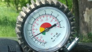 Проверка давления в топливной рампе двигателя AGU