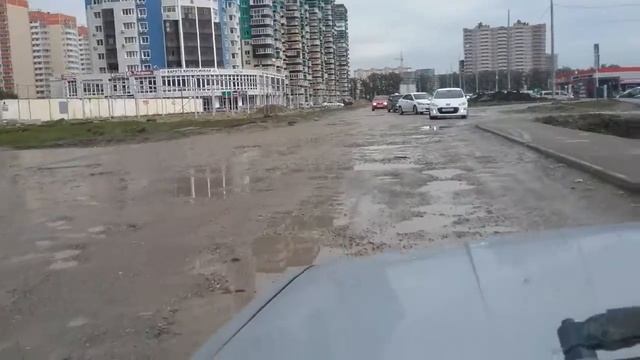 Краснодар. ул 40 Лет Победы, между Восточно-Кругликовской до Семейного Магнита. Администрации город