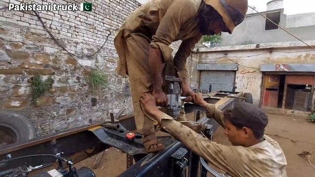 How Six to 10 wheels truck Convert | New truck Remaking | Improve chassis length смотреть онлайн