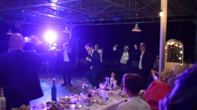 Свадьба Константина и Валерии, танец на выкуп невесты смотреть онлайн