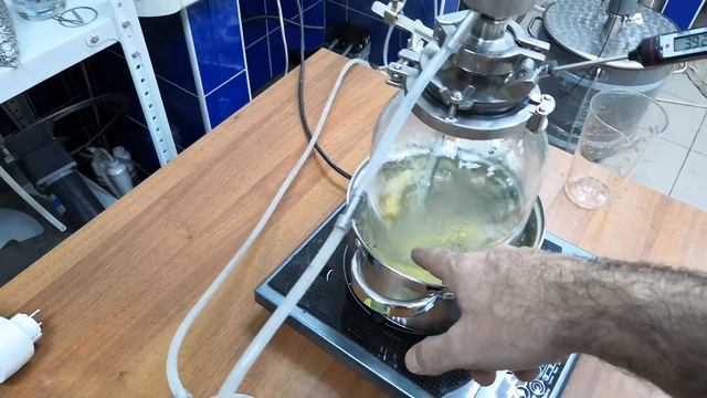 Перегонка ароматного настоя под вакуумом смотреть онлайн