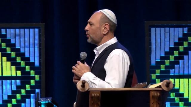 Три вопроса, которые стоит задать себе, входя в сукку | Андрей Луговский смотреть онлайн