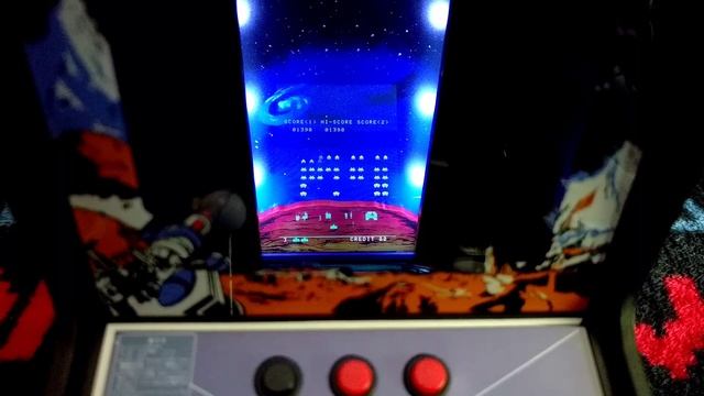 My Arcade Space Invaders with the mirror effect смотреть онлайн
