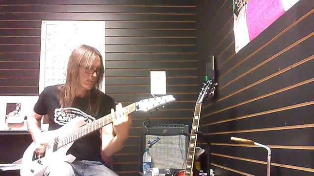 Riffing on an Ibanez 8 string! смотреть онлайн