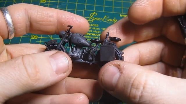 Досборка, покраска, везеринг BMW R-75 (Диорама "Mother-Winter" часть 5). Стендовый моделизм.
