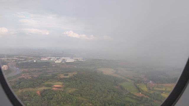 Посадка в Ченду в грозу А350-900 China Southern Airlines