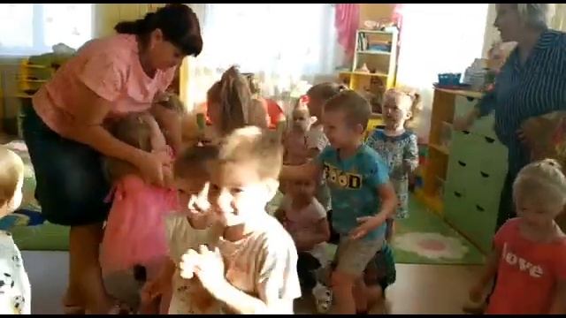 Вырастай-ка на Сиреневой ( средняя и старшая группа) смотреть онлайн