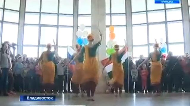 Во Владивостоке встретили весну по-индийски и по-русски. смотреть онлайн