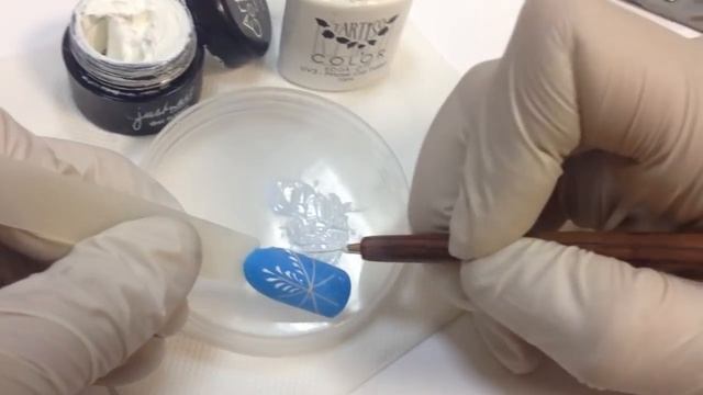 Дизайн ногтей Снежинка