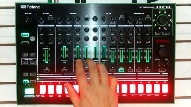 Tr-8 & Ableton Dark Techno Jam With Custom Samples смотреть онлайн