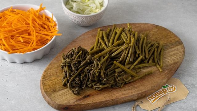 Салат из соленого папоротника по-корейски
