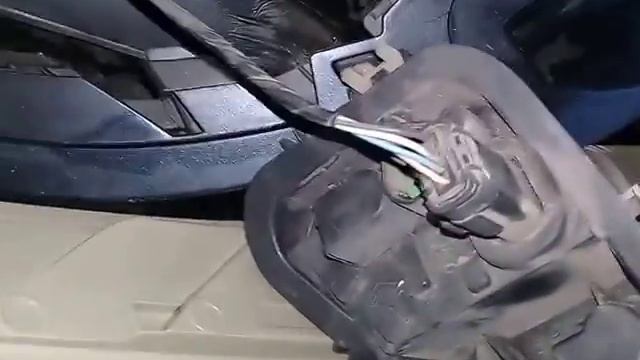 Замена лампочки стопа и габарита на Рено флюенс смотреть онлайн