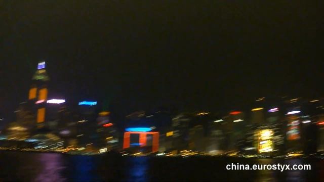 Вечернее лазерное шоу в Гонконге (Night laser show in Hong Kong) смотреть онлайн