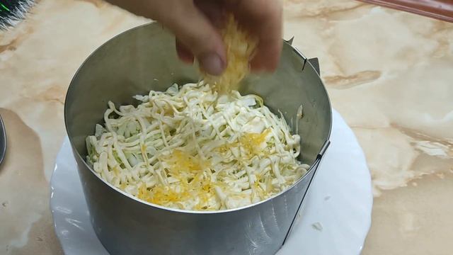 СЛОЁНЫЙ САЛАТ С ПЕКИНСКОЙ КАПУСТОЙ / SLAYED SALAD WITH BEIJING CABBAGE смотреть онлайн