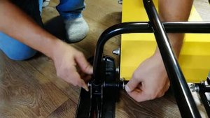 Сборка детского снегоката с мотором  Распаковка  Пошаговая инструкция.