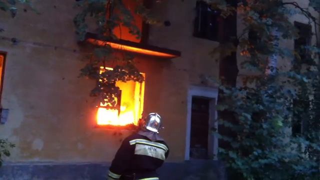 Пожар в не жилом помещении по Ул Толбухина г Н Новгород