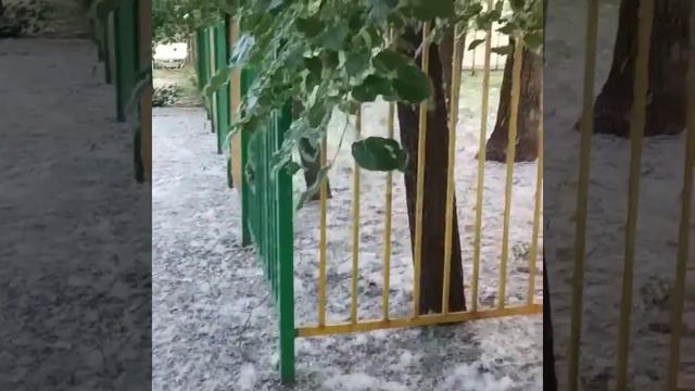 Тополиный пух в Москве смотреть онлайн