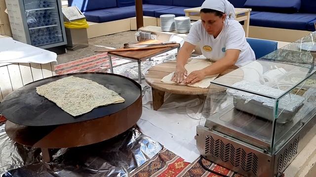 Турция, отель , приготовление лепёшек - гёзлеме Gözleme