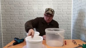 Еды хватит всем! Бункерная кормушка для птицы
