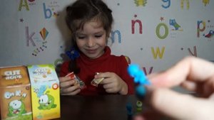 Игрушка Ам Ням в коробочке. Распаковка. Стикиз. Om Nom. Cut the rope Unboxing