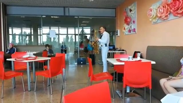 Саксофонист. Открытие кафе-пиццерии 2 июля 2017 г. смотреть онлайн